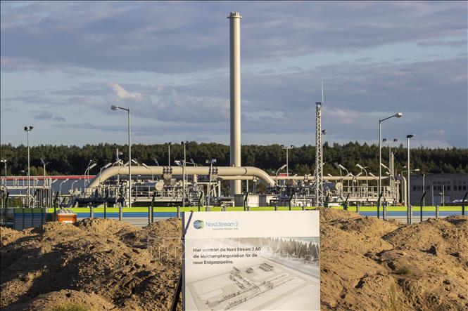 Trong ảnh: Công trình lắp đặt hệ thống đường ống Dòng chảy phương Bắc 2 (Nord Stream 2) tại Lubmin, miền Đông Bắc Đức, ngày 7/9/2020. Ảnh: AFP/TTXVN 