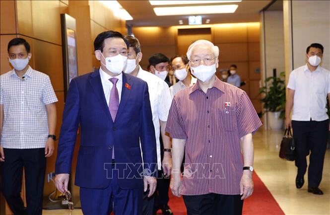 Chủ tịch Quốc hội Vương Đình Huệ và Tổng Bí thư Nguyễn Phú Trọng đến dự phiên họp. Ảnh: Doãn Tấn - TTXVN