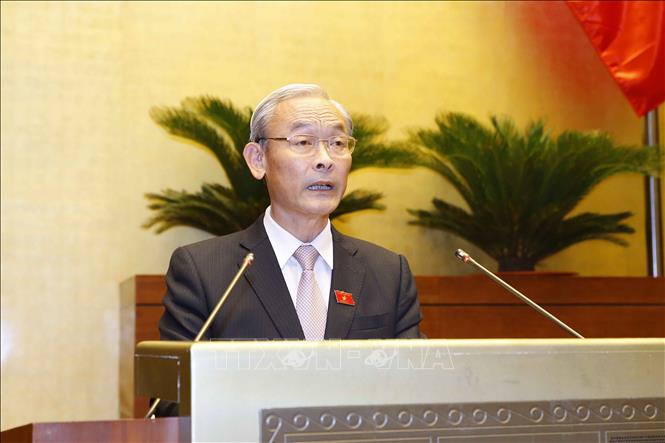 Chủ nhiệm Ủy ban Tài chính, Ngân sách của Quốc hội Nguyễn Phú Cường trình bày Báo cáo thẩm tra quyết toán ngân sách nhà nước năm 2019. Ảnh: Doãn Tấn - TTXVN