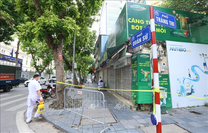 Trong ảnh: Khu vực đầu Tràng Thi đến ngõ 54 Quán Sứ bị phong tỏa. Ảnh: Hoàng Hiếu - TTXVN 
