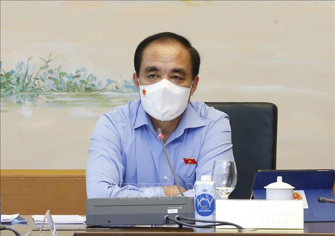 Đại biểu Quốc hội tỉnh Tuyên Quang Chẩu Văn Lâm phát biểu ý kiến. Ảnh: Doãn Tấn - TTXVN