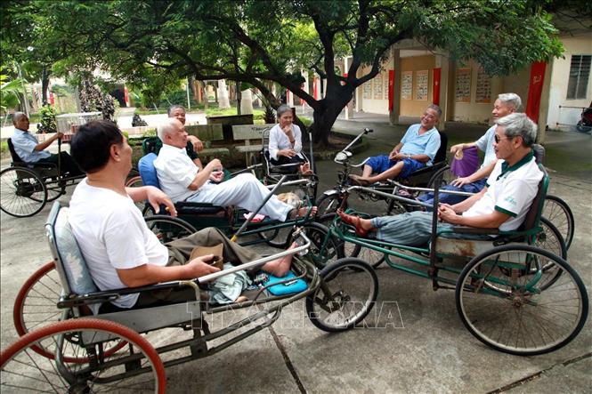 Trong ảnh: Các thương – bệnh binh đang được chăm sóc, nuôi dưỡng tại Trung tâm Điều dưỡng thương binh Thuận Thành (Bắc Ninh). Ảnh: Anh Tuấn – TTXVN