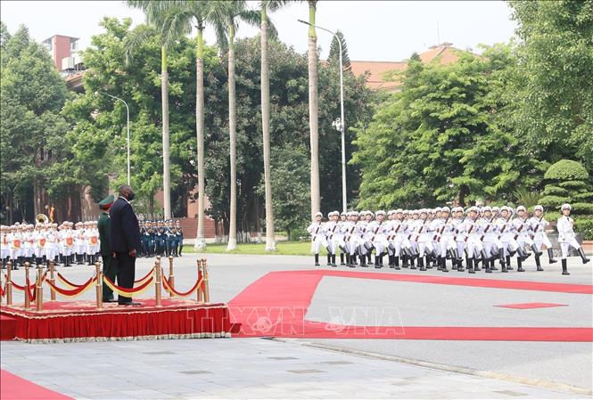 Photo: A view of the welcome ceremony for US Secretary of Defense Lloyd Austin. VNA Photo: Trọng Đức