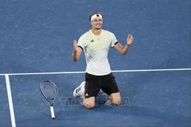 Trong ảnh: Tay vợt Alexander Zverev giành huy chương vàng đơn nam môn tennis tại Olympic Tokyo 2020 diễn ra tại Tokyo, ngày 1/8/2021. Ảnh: Kyodo/TTXVN