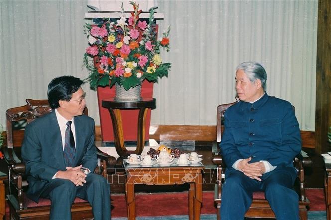 Trong ảnh: Thủ tướng Thái Lan Chuan Leek Pai đã đến chào Tổng Bí thư Đỗ Mười trong chuyến thăm chính thức Việt Nam (16/3/1994). Ảnh: Minh Đạo -TTXVN
