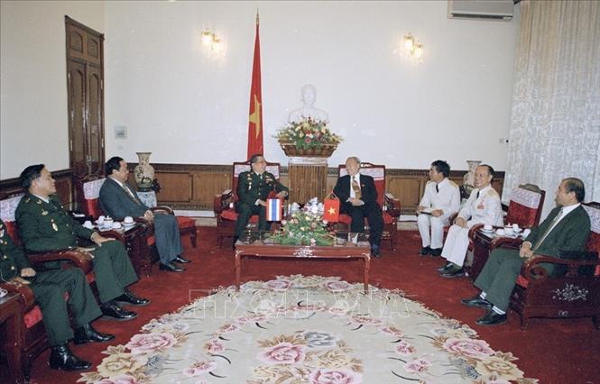 Trong ảnh: Chủ tịch Quốc hội Nguyễn Văn An tiếp Đại tướng Chavalit Yongchaiyudh, Phó Thủ tướng kiêm Bộ trưởng Quốc phòng Thái Lan thăm chính thức Việt Nam (18/7/2001). Ảnh: Trí Dũng - TTXVN