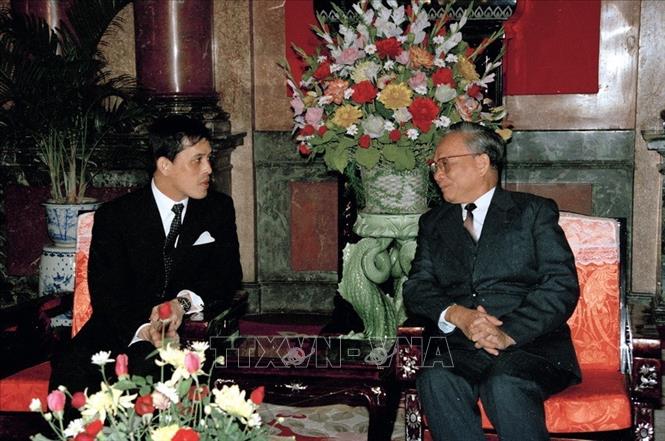 Trong ảnh: Chủ tịch nước Lê Đức Anh tiếp Thái tử Thái Lan Maha Vajiralongkorn nhân chuyến thăm cấp Nhà nước đến Việt Nam (15/11/1992). Ảnh: Cao Phong - TTXVN