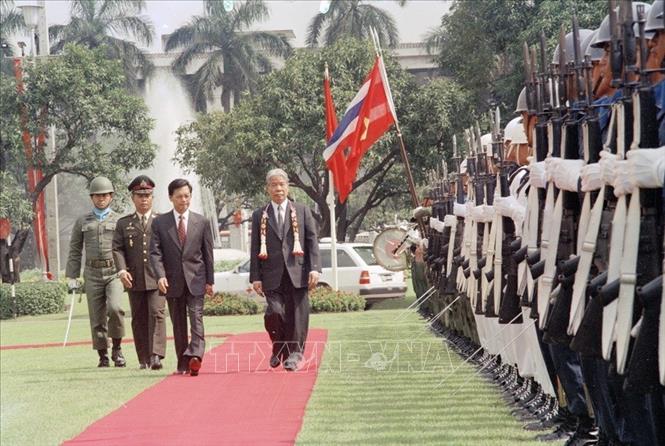 Trong ảnh: Lễ đón Tổng Bí thư Đỗ Mười sang thăm chính thức Thái Lan từ ngày 15 - 18/10/1993. Ảnh: Xuân Lâm - TTXVN