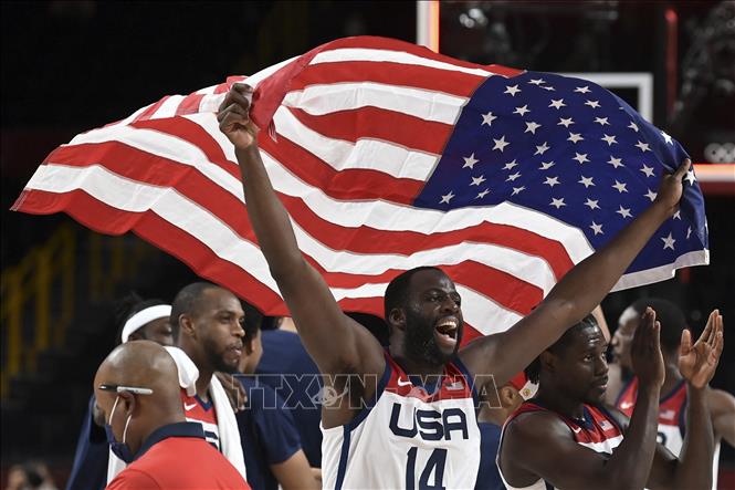 Trong ảnh: Tuyển thủ Mỹ Draymond Jamal Green ăn mừng chiến thắng của đội nhà trước đối thủ Pháp ở chung kết bóng rổ nam Olympic Tokyo 2020 diễn ra ở Saitama, Nhật Bản ngày 7/8/2021. Ảnh: AFP/TTXVN