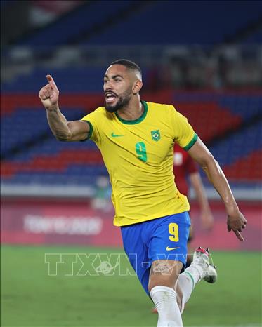Trong ảnh: Niềm vui của tuyển thủ Brazil Matheus Cunha sau khi ghi bàn vào lưới tuyển Tây Ban Nha trong trận chung kết bóng đá nam ở Olympic Tokyo 2020 (Nhật Bản) ngày 7/8/2021. Ảnh: THX/TTXVN