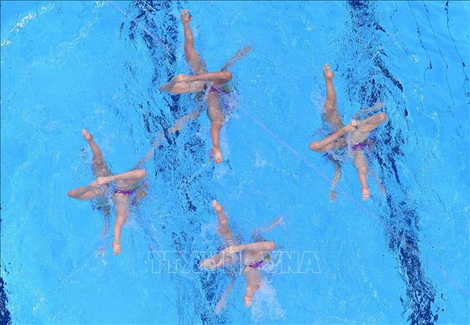 Trong ảnh: Các VĐV Ủy ban Olympic Nga (ROC) tranh tài tại môn bơi nghệ thuật nội dung đồng đội tự do, Olympic Tokyo 2020, Nhật Bản, ngày 7/8/2021. Ảnh: AFP/ TTXVN