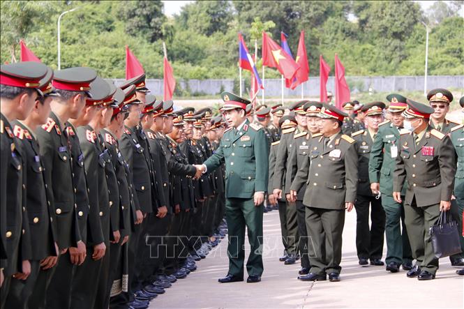 Trong ảnh: Lễ đón Bộ trưởng Bộ Quốc phòng Phan Văn Giang. Ảnh: Phạm Kiên - Phóng viên TTXVN tại Lào