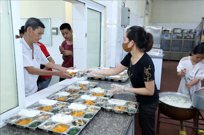 Trong ảnh: Suất cơm cơ bản đầy đủ chất dinh dưỡng tại Cơ sở Bảo trợ xã hội tổng hợp tỉnh Lạng Sơn. Ảnh: Anh Tuấn – TTXVN