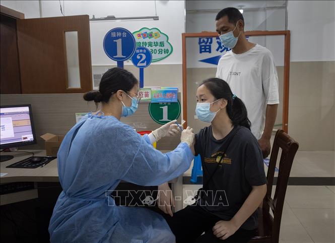 COVID-19: Hơn một nửa dân số Trung Quốc đã tiêm đủ 2 mũi ...