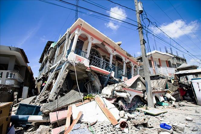 Trong ảnh: Cảnh đổ nát sau trận động đất có độ lớn 7,2 ở miền Tây Nam Haiti ngày 14/8/2021. Ảnh: UPI/TTXVN
