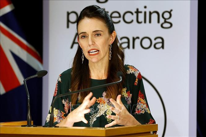 Trong ảnh: Thủ tướng New Zealand Jacinda Ardern phát biểu tại một cuộc họp báo ở Wellington. Ảnh: AFP/TTXVN
