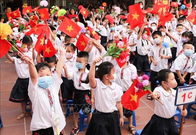 Pupils of the Thang Long Primary School in Hoan Kiem district, Hanoi during their ceremony to kick off new school year. (files) VNA Photo: Thanh Tùng