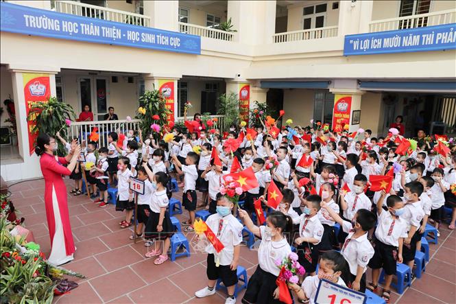 Pupils of the Thang Long Primary School in Hoan Kiem district, Hanoi during their ceremony to kick off new school year. (files) VNA Photo: Thanh Tùng
