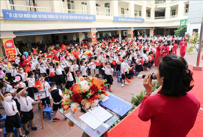 Pupils of the Thang Long Primary School in Hoan Kiem district, Hanoi during their ceremony to kick off new school year. (files) VNA Photo: Thanh Tùng