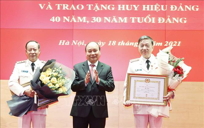 Chủ tịch nước Nguyễn Xuân Phúc dự gặp mặt kỷ niệm 76 năm ...