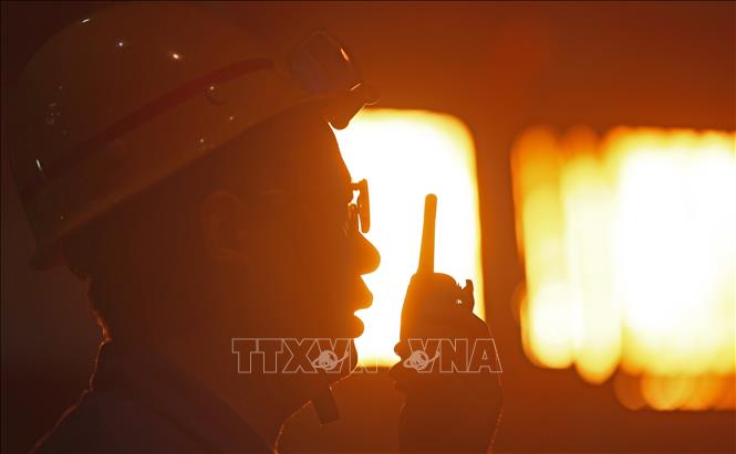 Trong ảnh: Công nhân làm việc tại nhà máy thép  của Ben Gang Group Corporation ở tỉnh Liêu Ninh, Trung Quốc, ngày 18/8/2021. Ảnh: THX/TTXVN