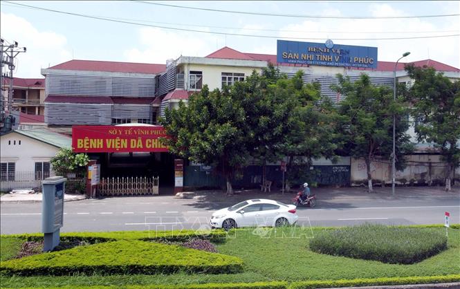 Trong ảnh: Cơ sở cũ của Bệnh viện Sản – Nhi tỉnh Vĩnh Phúc (địa chỉ tại phường Khai Quang, TP. Vĩnh Yên) được chuyển làm Bệnh viện dã chiến số 2 với quy mô 200 giường bệnh. Ảnh: Hoàng Hùng – TTXVN