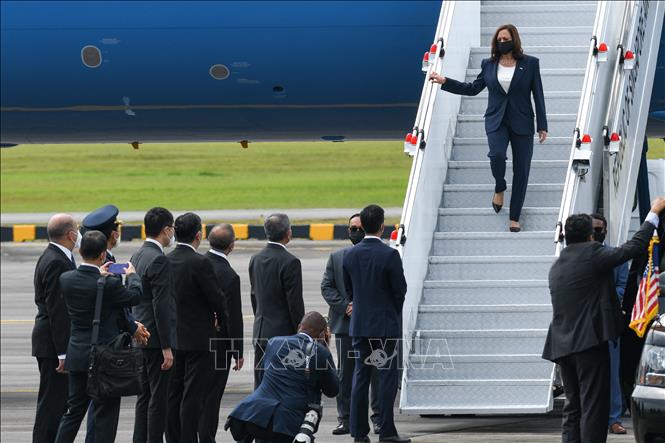 Phó Tổng thống Mỹ Kamala Harris đến Singapore - Ảnh thời ...