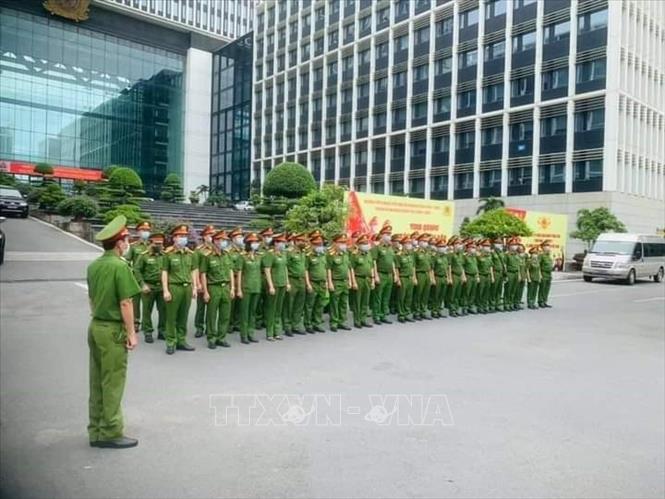 Trong ảnh: Cán bộ, chiến sĩ Cục Quản lý hành chính và trật tự xã hội (Bộ Công an) sẵn sàng lên đường làm nhiệm vụ. Ảnh: TTXVN phát