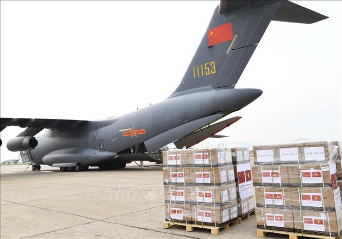 Photo: The donation arrives at the Noi Bai International Airport in Hanoi./.