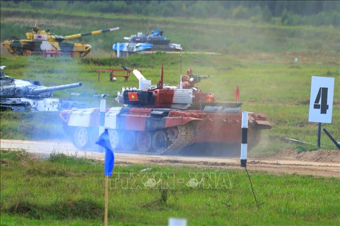 Photo: Vietnam's tank crew competes in the games. VNA Photo: Trần Hiếu