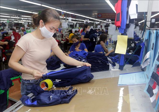 Photo: Garment products for export to EU by the Thai Nguyen Garment Company. VNA Photo: Trần Việt