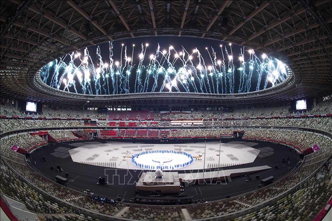 Trong ảnh: Màn trình diễn pháo hoa tại Lễ khai mạc Paralympic Tokyo 2020, tại Tokyo, Nhật Bản, ngày 24/8/2021. Ảnh: THX/ TTXVN