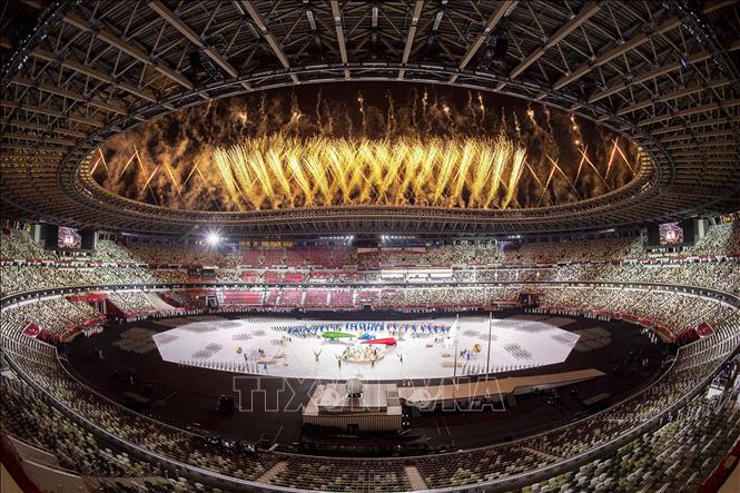 Trong ảnh: Màn trình diễn pháo hoa tại Lễ khai mạc Paralympic Tokyo 2020 ở Tokyo, Nhật Bản, ngày 24/8/2021. Ảnh: THX/ TTXVN