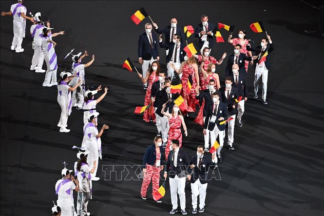Trong ảnh: Đoàn thể thao Bỉ diễu hành tại Lễ khai mạc Paralympic Tokyo 2020 ở Tokyo, Nhật Bản, ngày 24/8/2021. Ảnh: AFP/ TTXVN
