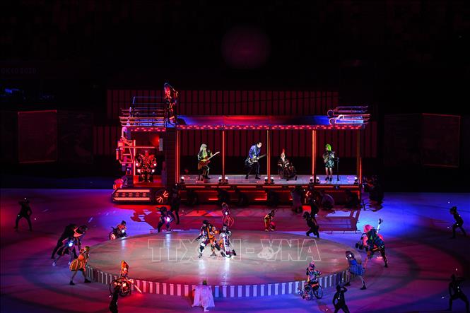 Trong ảnh: Các nghệ sĩ biểu diễn tại Lễ khai mạc Paralympic Tokyo 2020 ở Tokyo, Nhật Bản, ngày 24/8/2021. Ảnh: THX/ TTXVN