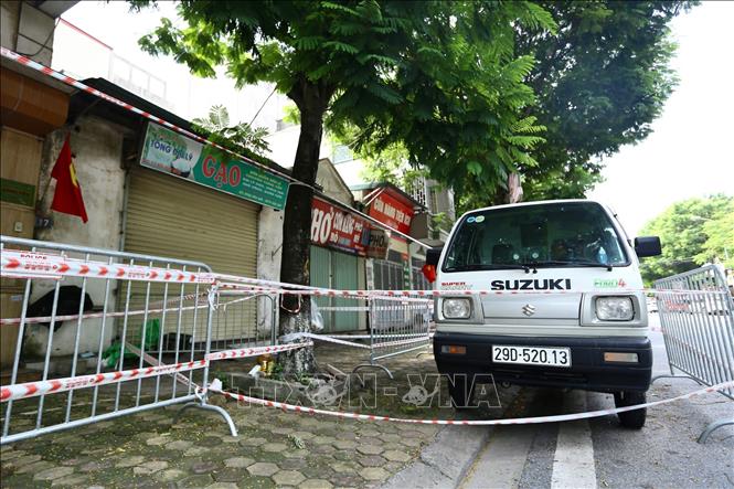 Trong ảnh: Số nhà 17, nơi có ca nhiễm COVID-19 bị phong tỏa. Ảnh: Hoàng Hiếu - TTXVN 