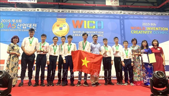Trong ảnh: Tại cuộc thi Olympic Phát minh và Sáng chế thế giới (WICO) năm 2019 ở Hàn Quốc, Việt Nam có 2 phát minh, sáng chế thuộc lĩnh vực Sinh - Hóa và Vật lý. Ảnh: TTXVN phát