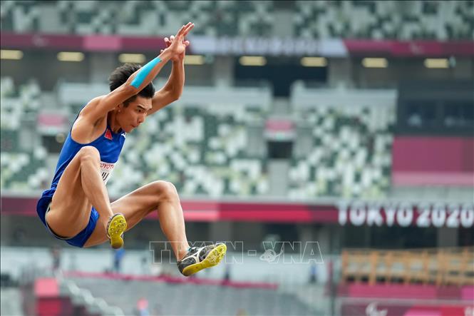 Trong ảnh: Vận động viên Trung Quốc Zhu Dening tranh tài ở nội dung nhảy xa nam, hạng thương tật T38, tại Paralympic Tokyo 2020 ở Nhật Bản, ngày 1/9/2021. Ảnh: THX/TTXVN  