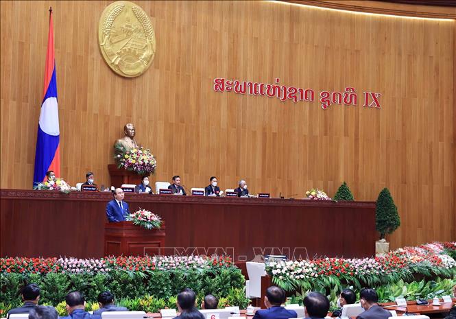 Chủ tịch nước Cộng hòa xã hội chủ nghĩa Việt Nam Nguyễn Xuân Phúc dự và phát biểu tại Kỳ họp lần thứ nhất của Quốc hội Lào khóa IX trong chuyến thăm hữu nghị chính thức nước Cộng hòa Dân chủ Nhân dân Lào (10/8/2021).  Ảnh: Thống Nhất – TTXVN