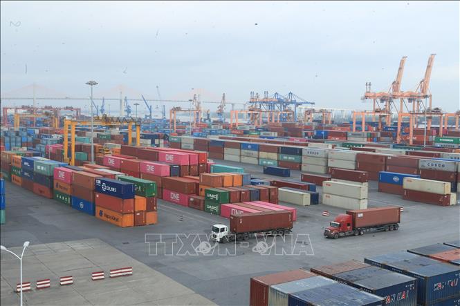 Photo: Cargo via the Hai Phong Port in the northern city of Hai Phong. VNA Photo: An Đăng