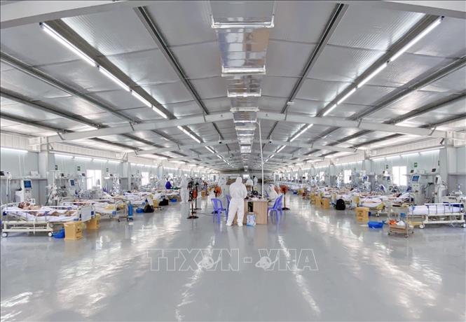 Photo: Inside an emergency resuscitation temporary hospital for COVID-19 patients in Ho Chi Minh City./.
