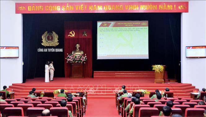 Trong ảnh: Đảng bộ công an tỉnh Tuyên Quang tổ chức hội thi báo cáo viên, tuyên truyền viên giỏi. Ảnh: Nam Sương - TTXVN