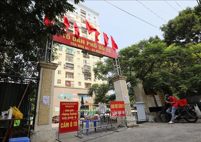 Trong ảnh: Tòa A5 - khu đô thị Đền Lừ II cao 17 tầng, có 76 hộ, 350 nhân khẩu. Ảnh: Thanh Tùng - TTXVN