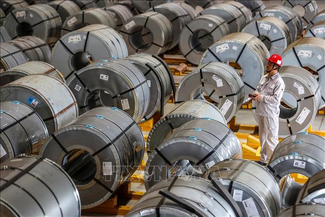 Trong ảnh (tư liệu): Nhôm được sản xuất tại nhà máy ở Vũ Hán, tỉnh Hồ Bắc, Trung Quốc, ngày 8/5/2021. Ảnh: AFP/ TTXVN