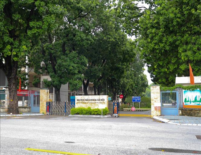 Trong ảnh: Trường đại học Bách khoa Hà Nội đã công bố điểm chuẩn trong tối 15/9. Ảnh: Thanh Tùng - TTXVN 
