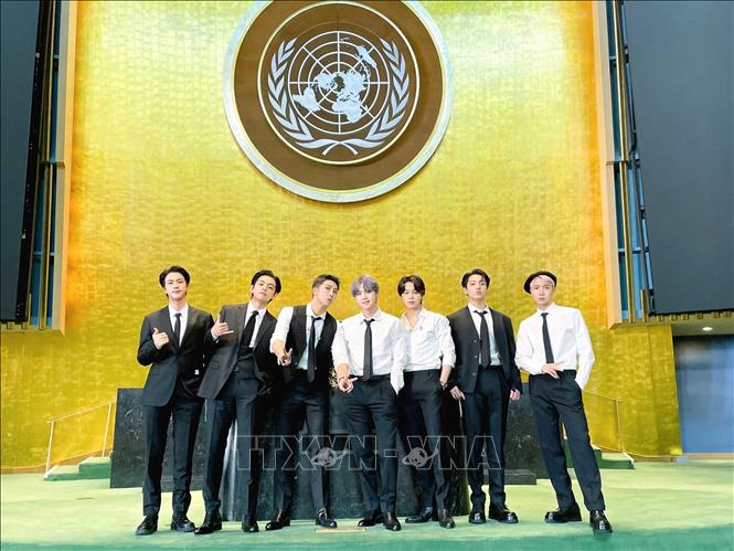 Trong ảnh: Nhóm nhạc  BTS của Hàn Quốc tham dự diễn đàn Liên hợp quốc (LHQ) ở New York, Mỹ, ngày 20/9/2021. Ảnh:YONHAP /TTXVN
