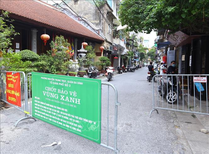 Trong ảnh: Phố Phan Huy Ích tạm thời mở chốt 