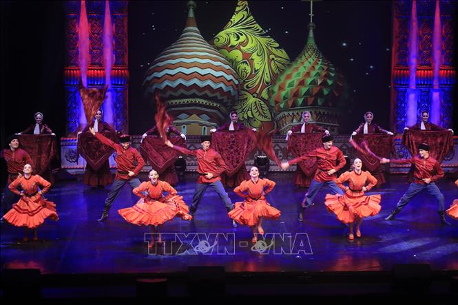 Trong ảnh: Vũ điệu thể hiện nền văn hóa đa sắc tộc của nước Nga. Ảnh: Trần Hiếu - PV TTXVN tại Nga   