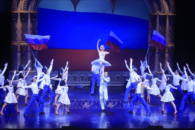 Trong ảnh: Vở diễn hoành tráng nhân kỷ niệm 30 năm thành lập nhà hát ballet quốc gia Kostroma. Ảnh: Trần Hiếu - PV TTXVN tại Nga   