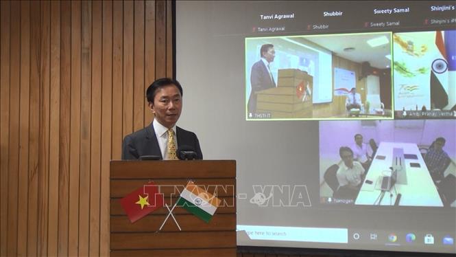 Photo: Vietnamese Ambassador to India Pham Sanh Chau speaks at the event. VNA Photo: Huy Lê